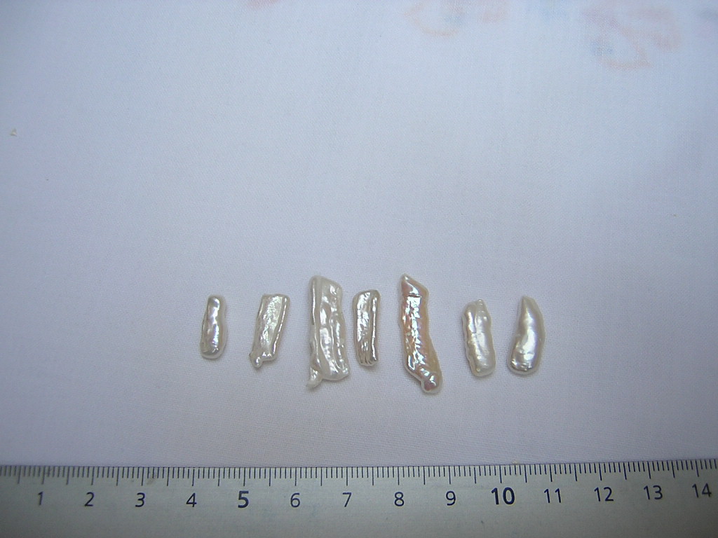 10-15mm long grade AA white Biwa pearl