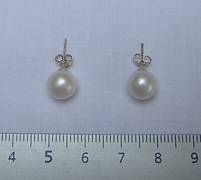 9-10mm grade AAA white pearl earring studs